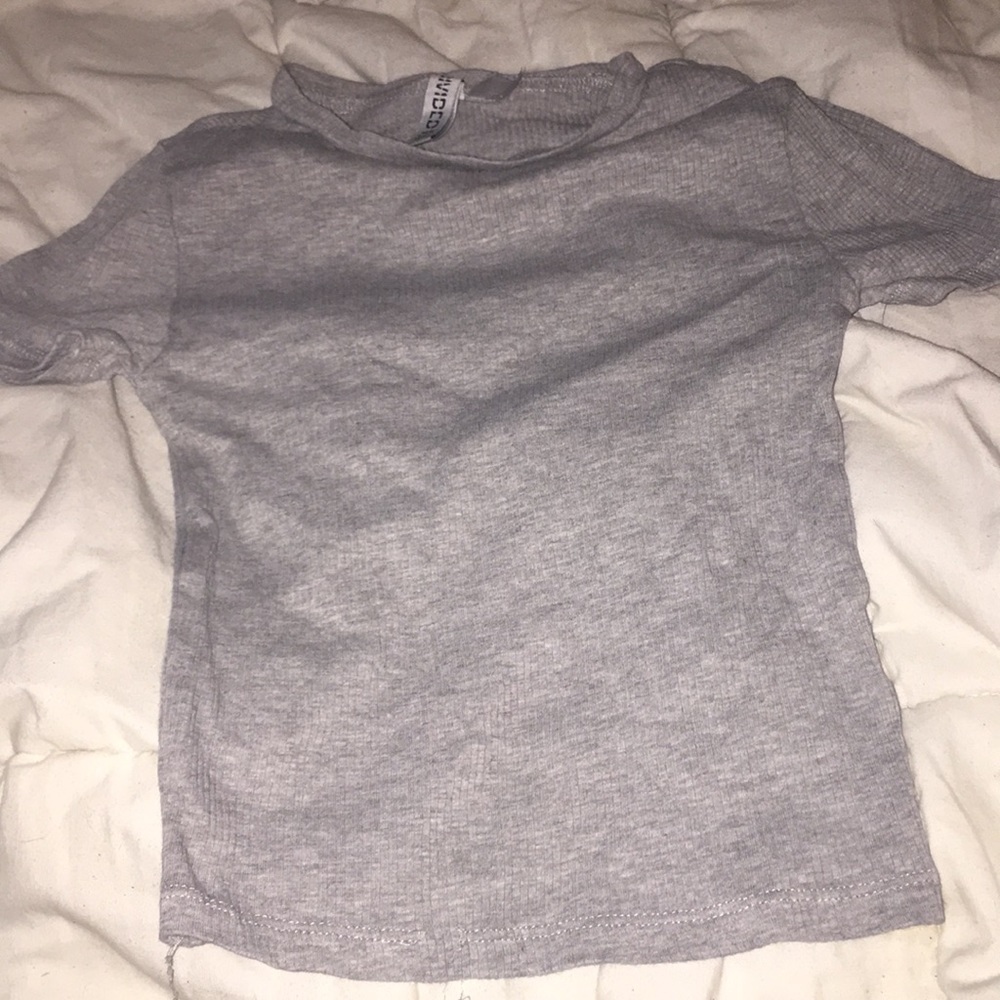 Grey top